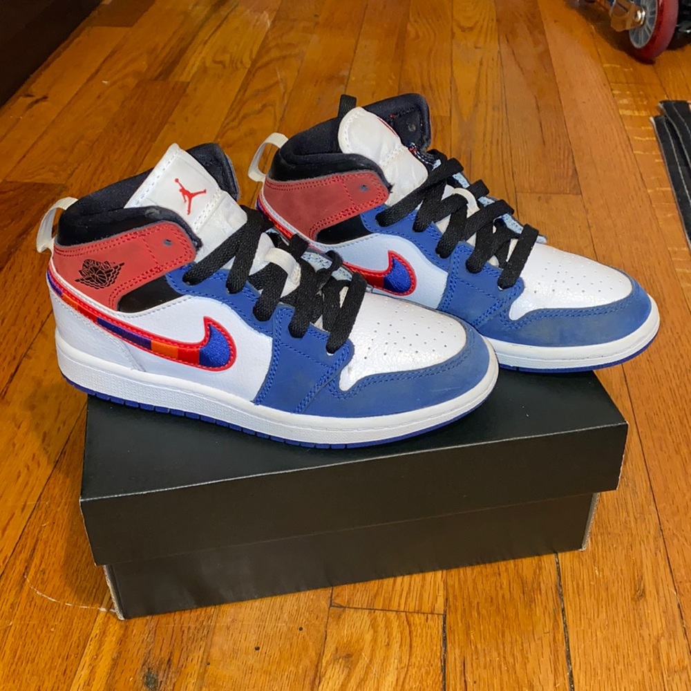 Jordan 1 Mid SE